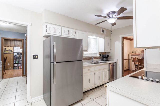 3462 FOX MEADOWS RD, Memphis, TN 38115