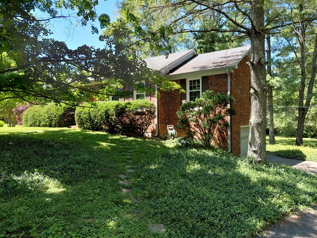 529 Silverbrook Drive, Danville, KY 40422