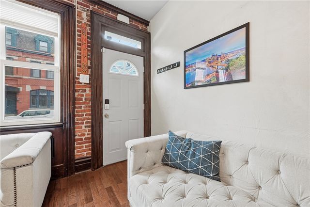 2120 Sidney St, South Side, PA 15203