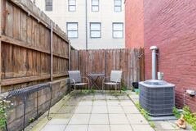 2120 Sidney St, South Side, PA 15203