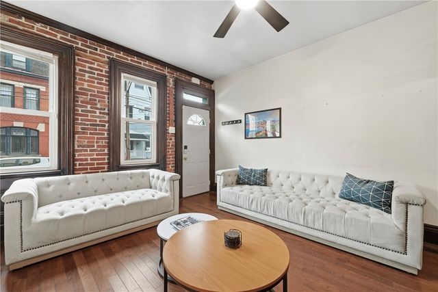 2120 Sidney St, South Side, PA 15203