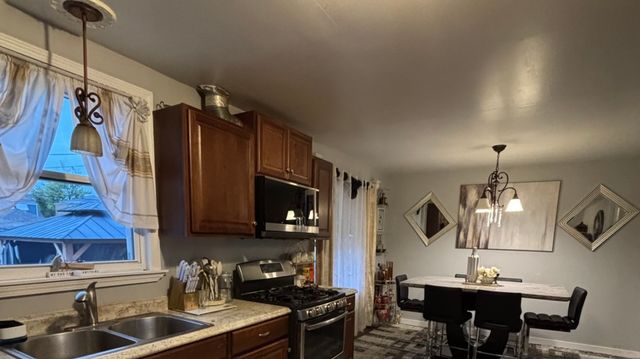 175 Martin Lane, Chicago Heights, IL 60411