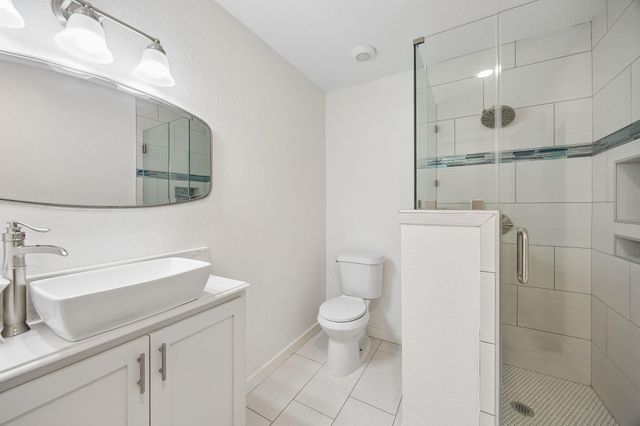 711 W Sidnor Street, Alvin, TX 77511