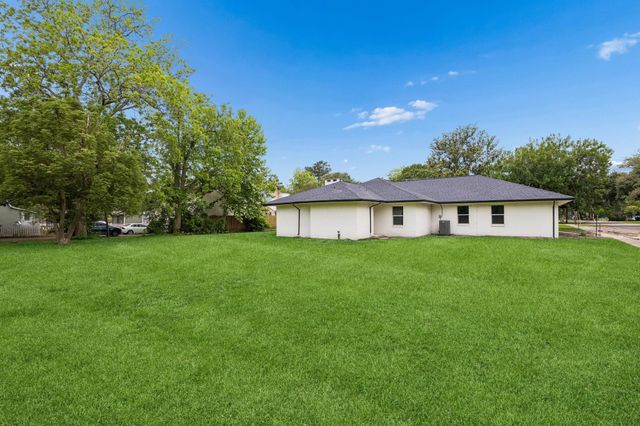 711 W Sidnor Street, Alvin, TX 77511