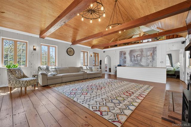 37 Ellen Avenue, Mahopac, NY 10541