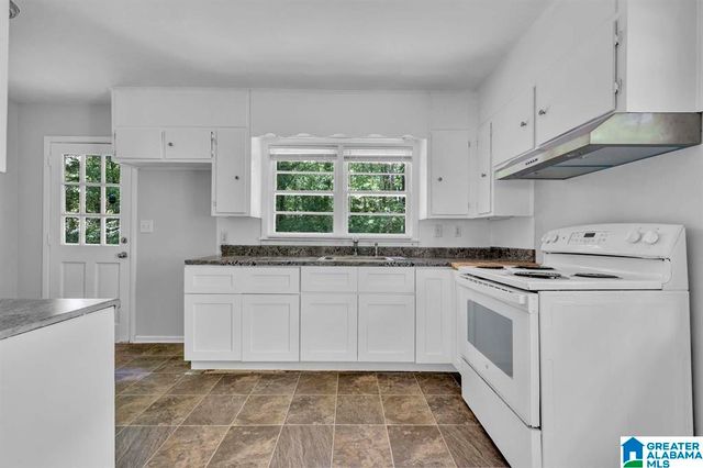 2720 2ND STREET NW, Center Point, AL 35215