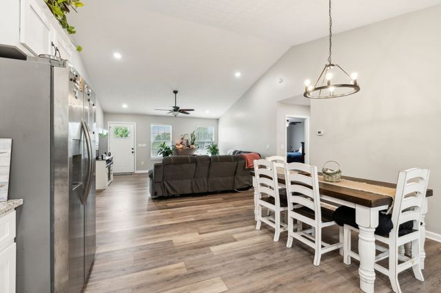 125 Vivian Ln, Carthage, TN 37030