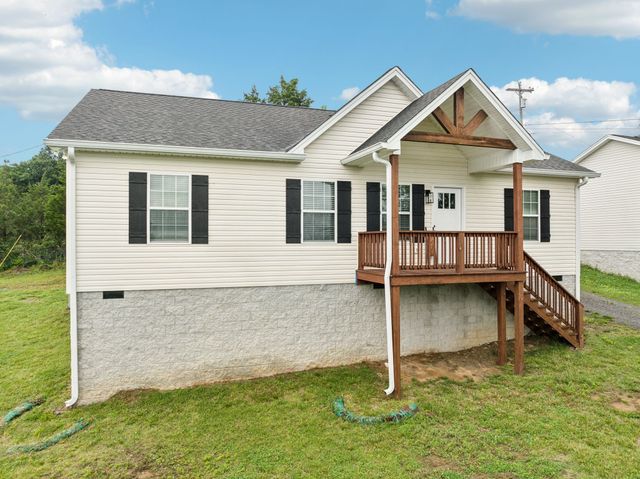 125 Vivian Ln, Carthage, TN 37030