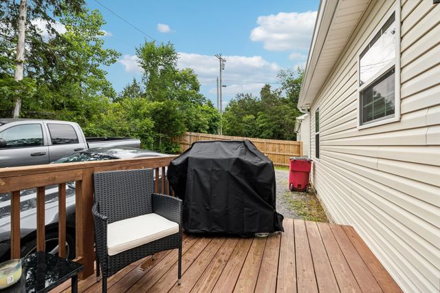 125 Vivian Ln, Carthage, TN 37030