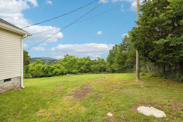 125 Vivian Ln, Carthage, TN 37030