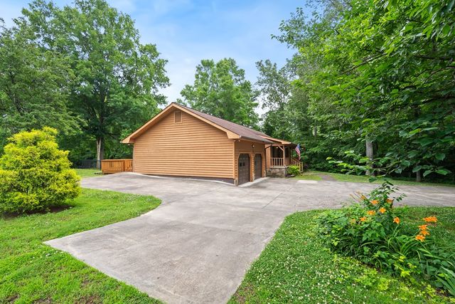 217 Cedar St, Chatsworth, GA 30705