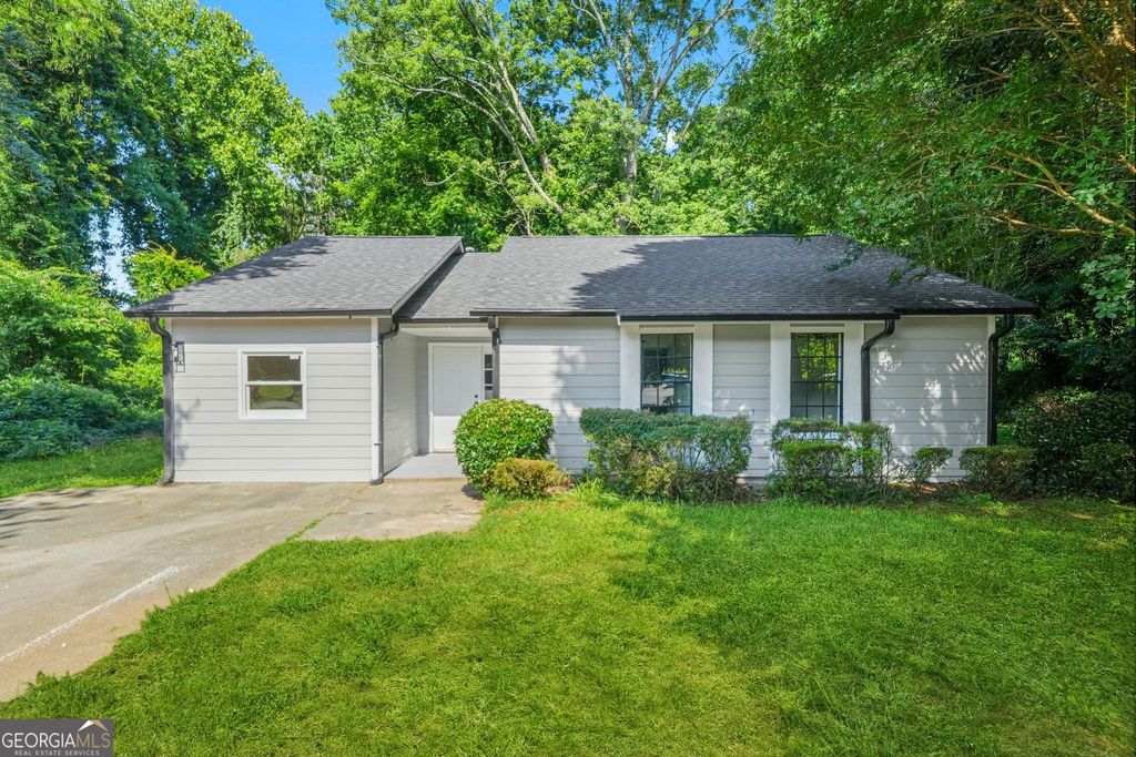 3909 S Creek Court, Stone Mountain, GA 30083