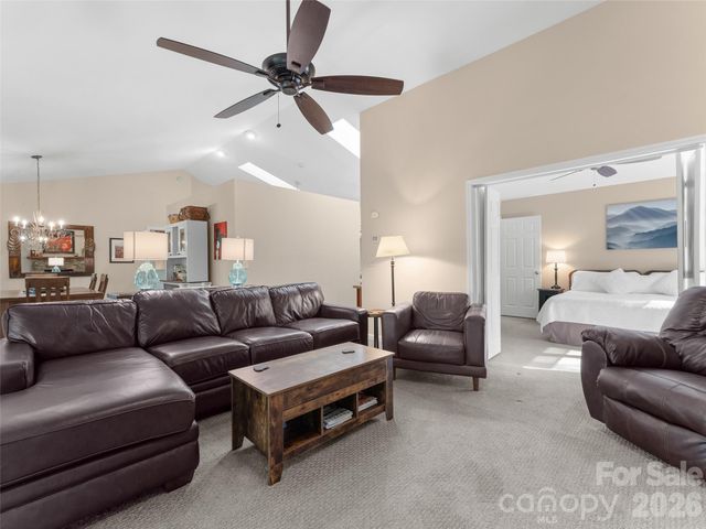 31 Udvawadulisi Court, Brevard, NC 28712