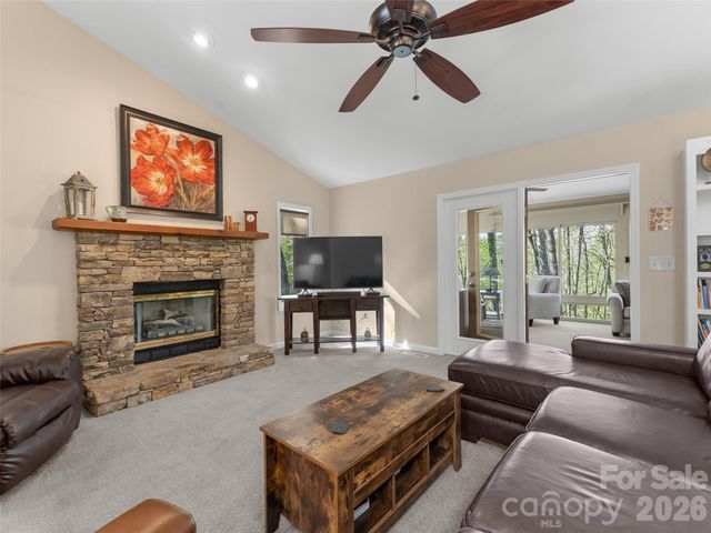 31 Udvawadulisi Court, Brevard, NC 28712