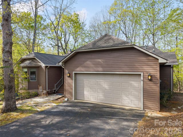 31 Udvawadulisi Court, Brevard, NC 28712