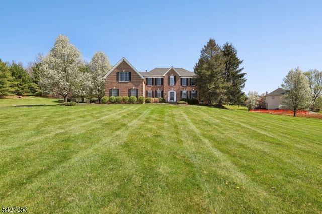 5 Hidden Valley Way, Franklin Twp., NJ 08802