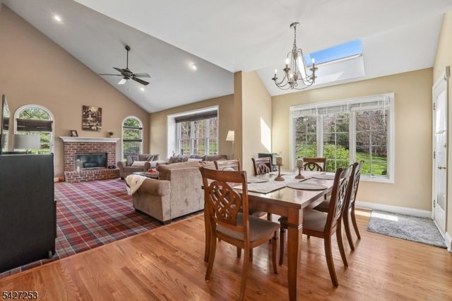 5 Hidden Valley Way, Franklin Twp., NJ 08802