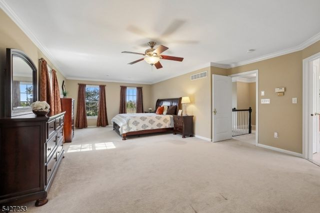 5 Hidden Valley Way, Franklin Twp., NJ 08802