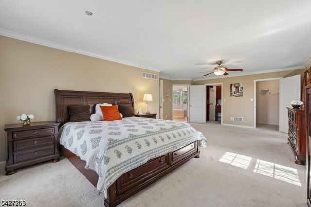 5 Hidden Valley Way, Franklin Twp., NJ 08802