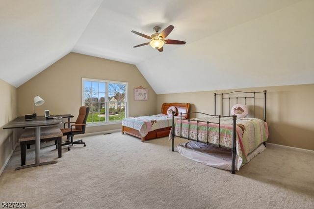 5 Hidden Valley Way, Franklin Twp., NJ 08802