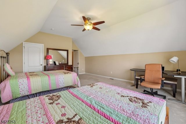 5 Hidden Valley Way, Franklin Twp., NJ 08802