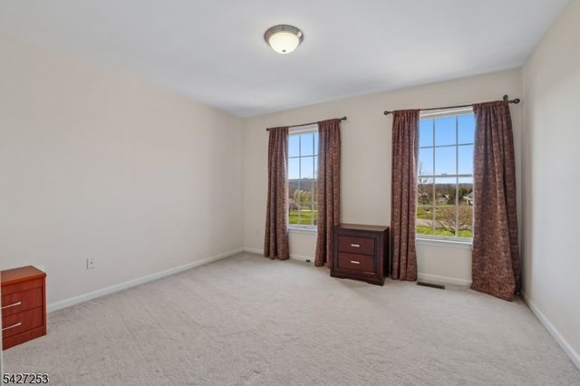5 Hidden Valley Way, Franklin Twp., NJ 08802