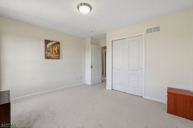 5 Hidden Valley Way, Franklin Twp., NJ 08802