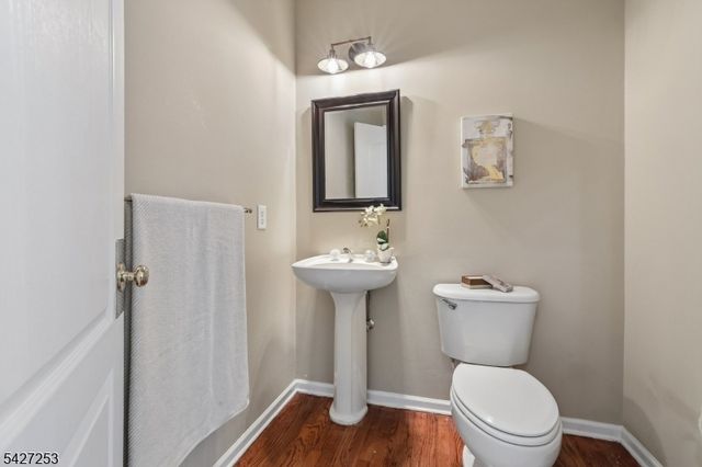 5 Hidden Valley Way, Franklin Twp., NJ 08802