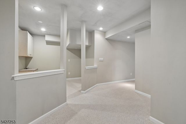 5 Hidden Valley Way, Franklin Twp., NJ 08802