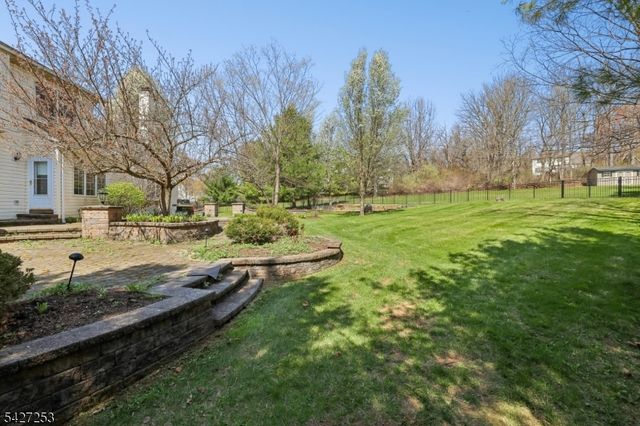 5 Hidden Valley Way, Franklin Twp., NJ 08802
