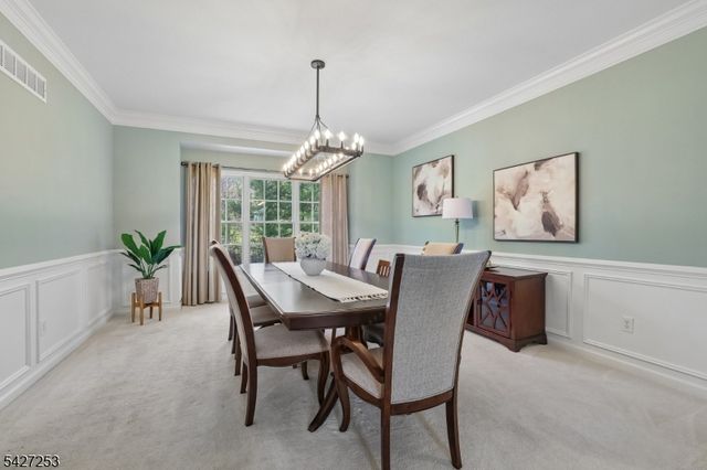 5 Hidden Valley Way, Franklin Twp., NJ 08802