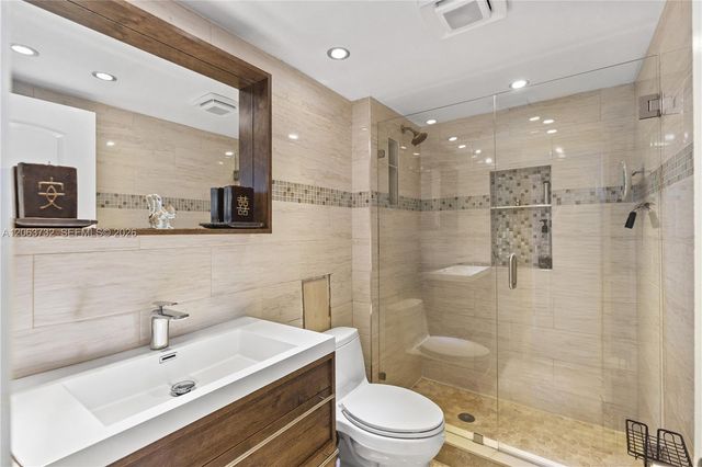 3140 S Ocean Drive 911, Hallandale Beach, FL 33009
