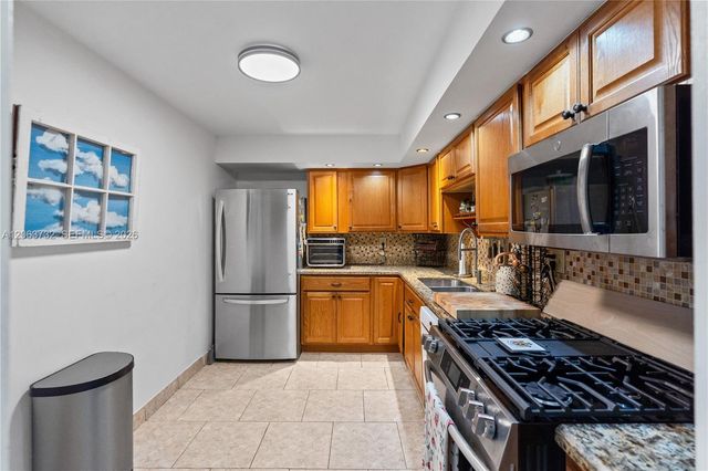 3140 S Ocean Drive 911, Hallandale Beach, FL 33009