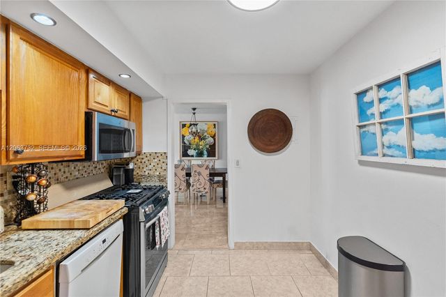 3140 S Ocean Drive 911, Hallandale Beach, FL 33009