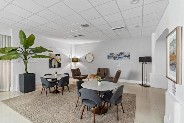 3140 S Ocean Drive 911, Hallandale Beach, FL 33009
