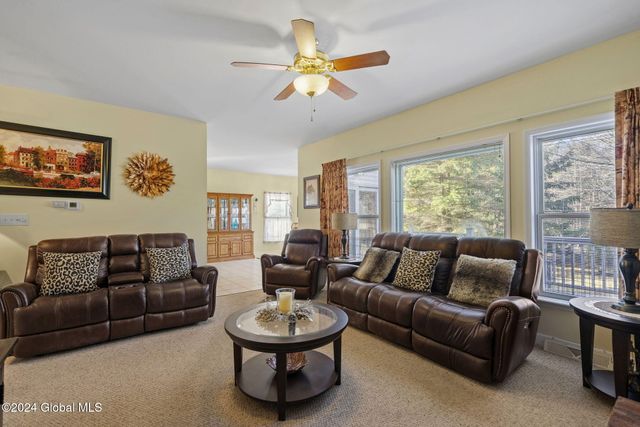 12 Patriot Circle, Clifton Park, NY 12065