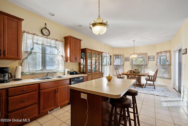12 Patriot Circle, Clifton Park, NY 12065