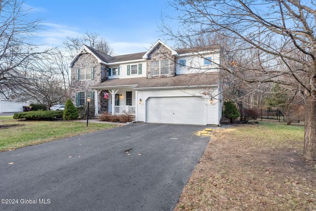 12 Patriot Circle, Clifton Park, NY 12065