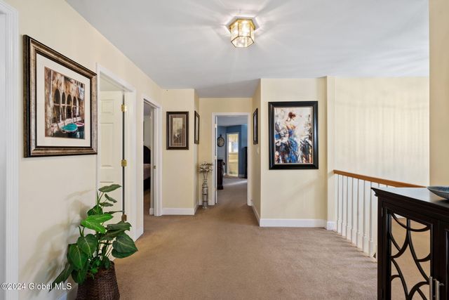 12 Patriot Circle, Clifton Park, NY 12065