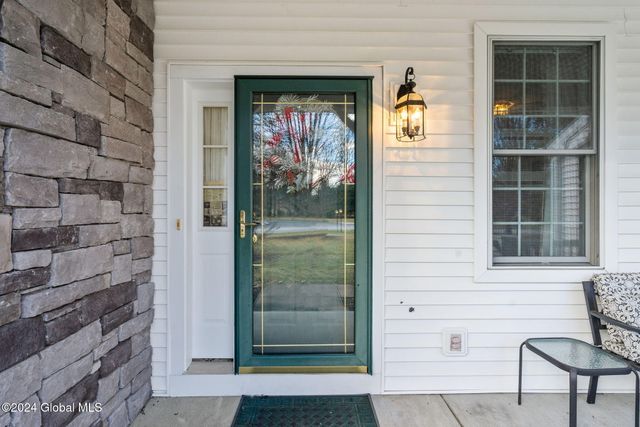 12 Patriot Circle, Clifton Park, NY 12065