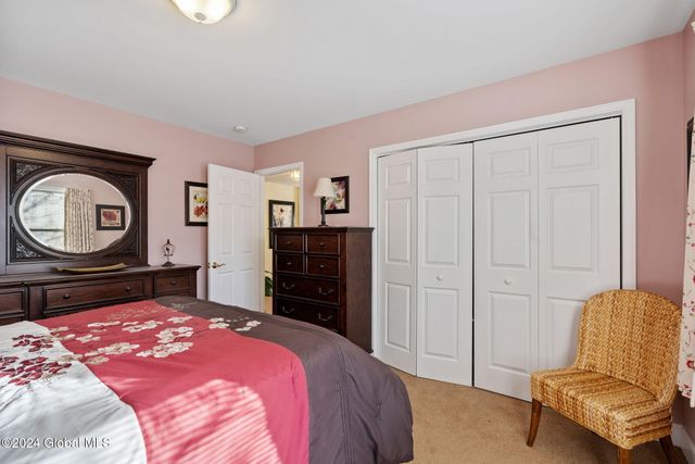12 Patriot Circle, Clifton Park, NY 12065