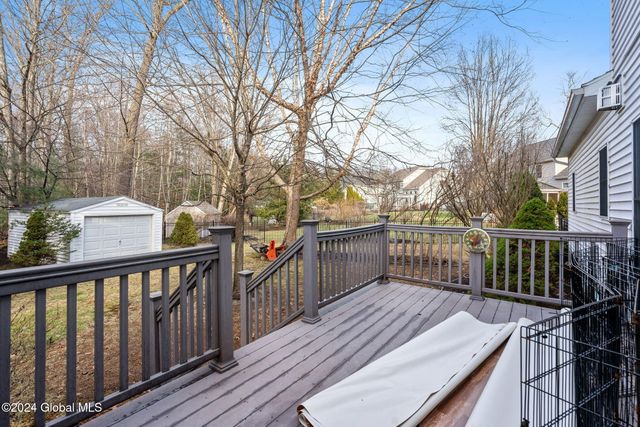 12 Patriot Circle, Clifton Park, NY 12065