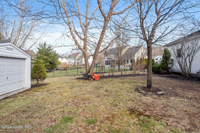12 Patriot Circle, Clifton Park, NY 12065