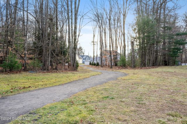 12 Patriot Circle, Clifton Park, NY 12065