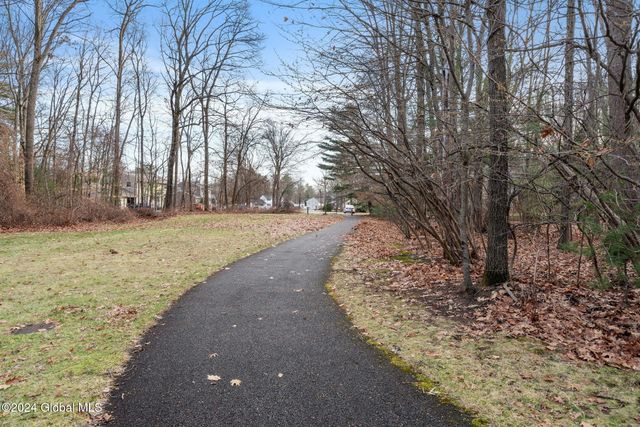12 Patriot Circle, Clifton Park, NY 12065