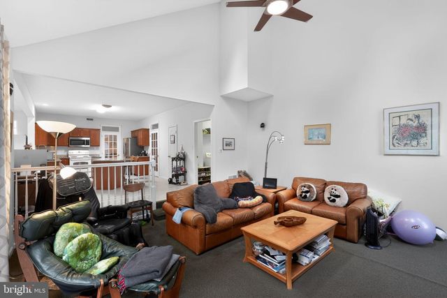 31 LONGFELLOW LN, Hainesport, NJ 08036