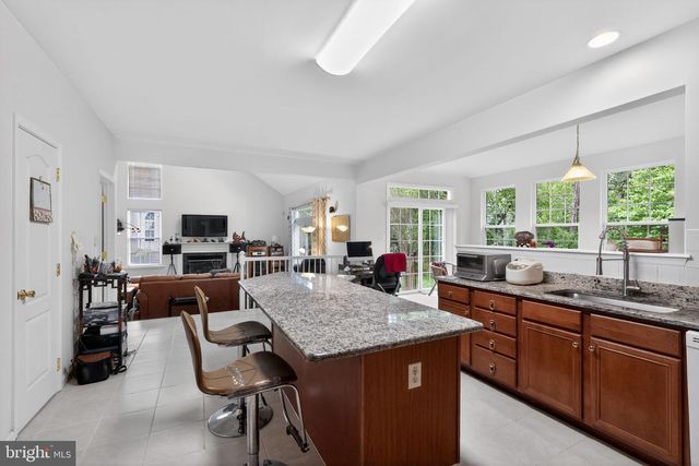 31 LONGFELLOW LN, Hainesport, NJ 08036