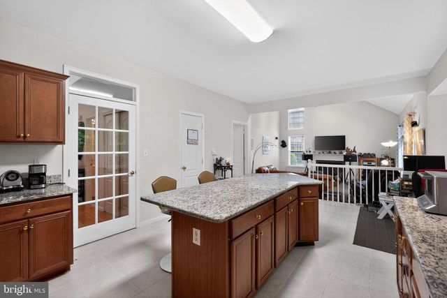 31 LONGFELLOW LN, Hainesport, NJ 08036