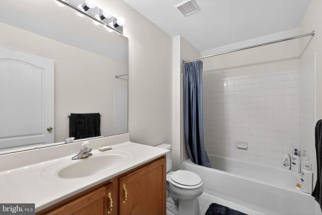 31 LONGFELLOW LN, Hainesport, NJ 08036