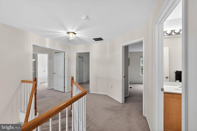 31 LONGFELLOW LN, Hainesport, NJ 08036